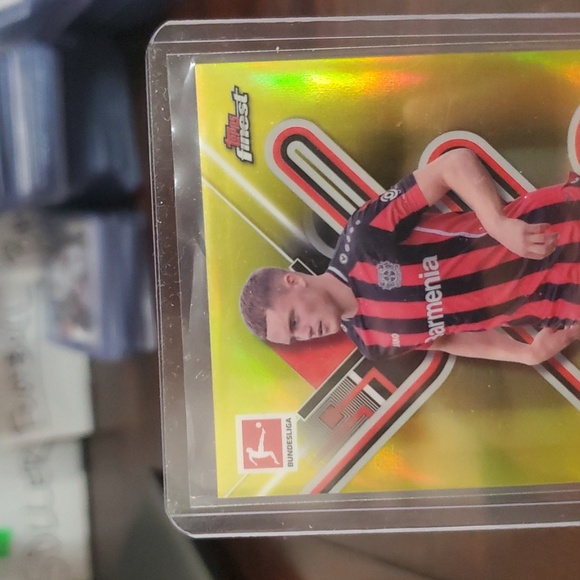 Florian Wirtz 2022 Topps Finest Refractor #11/350 Numbered Card - Picture 2 of 6